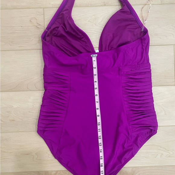 Stunning One Piece WOMENS Bathing Suit - Picture 5 of 6